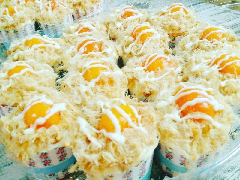 Bánh Cupcake Kem Phô Mai Trứng Muối Chà Bông